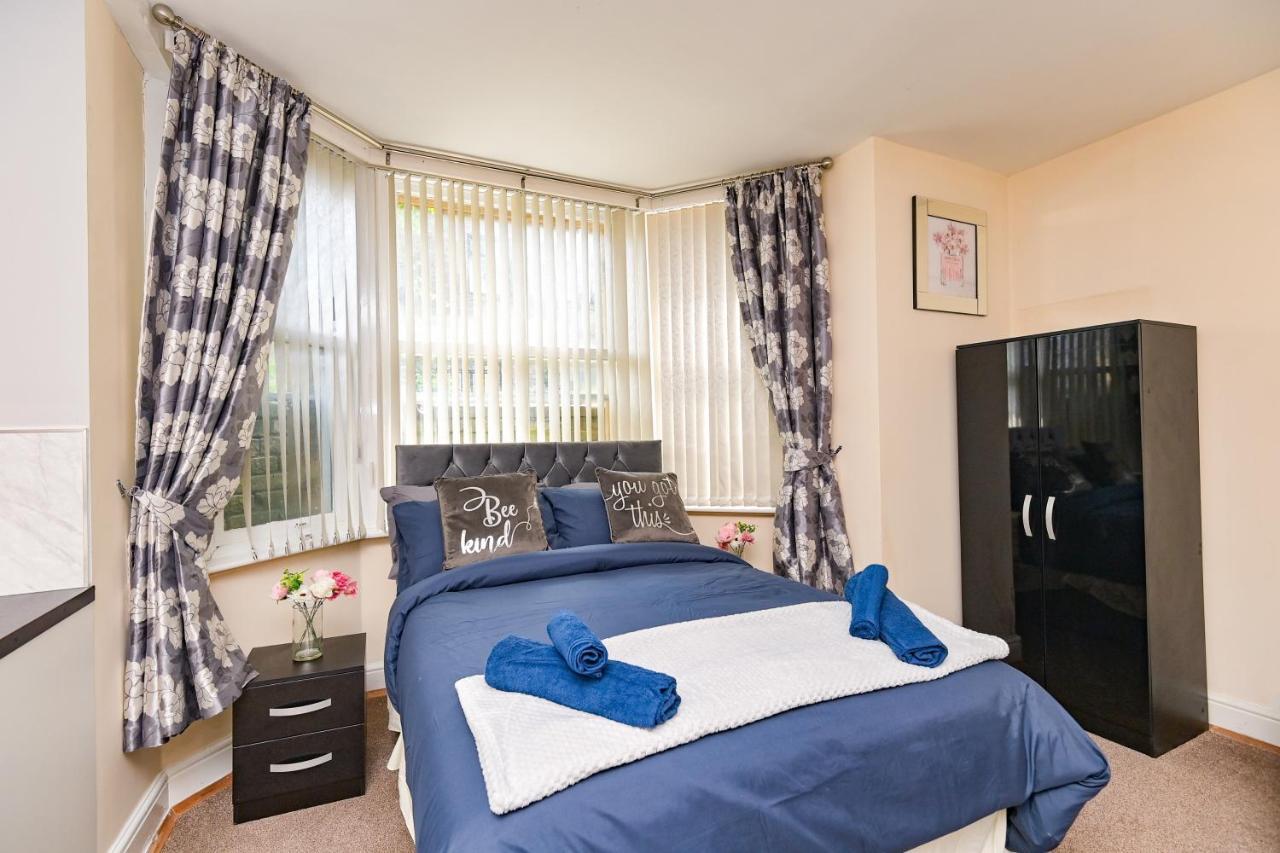 The Elm Wood Apartments Huddersfield Eksteriør billede