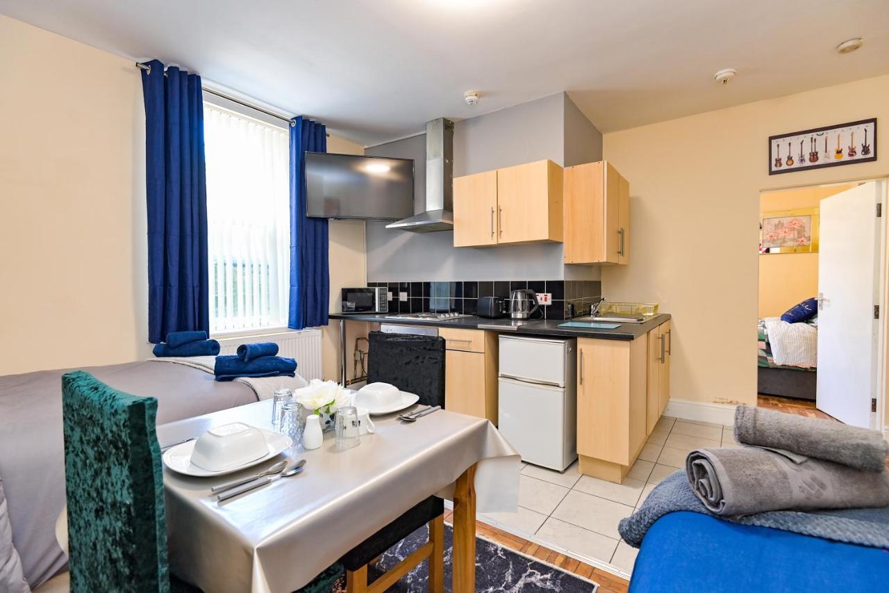 The Elm Wood Apartments Huddersfield Eksteriør billede